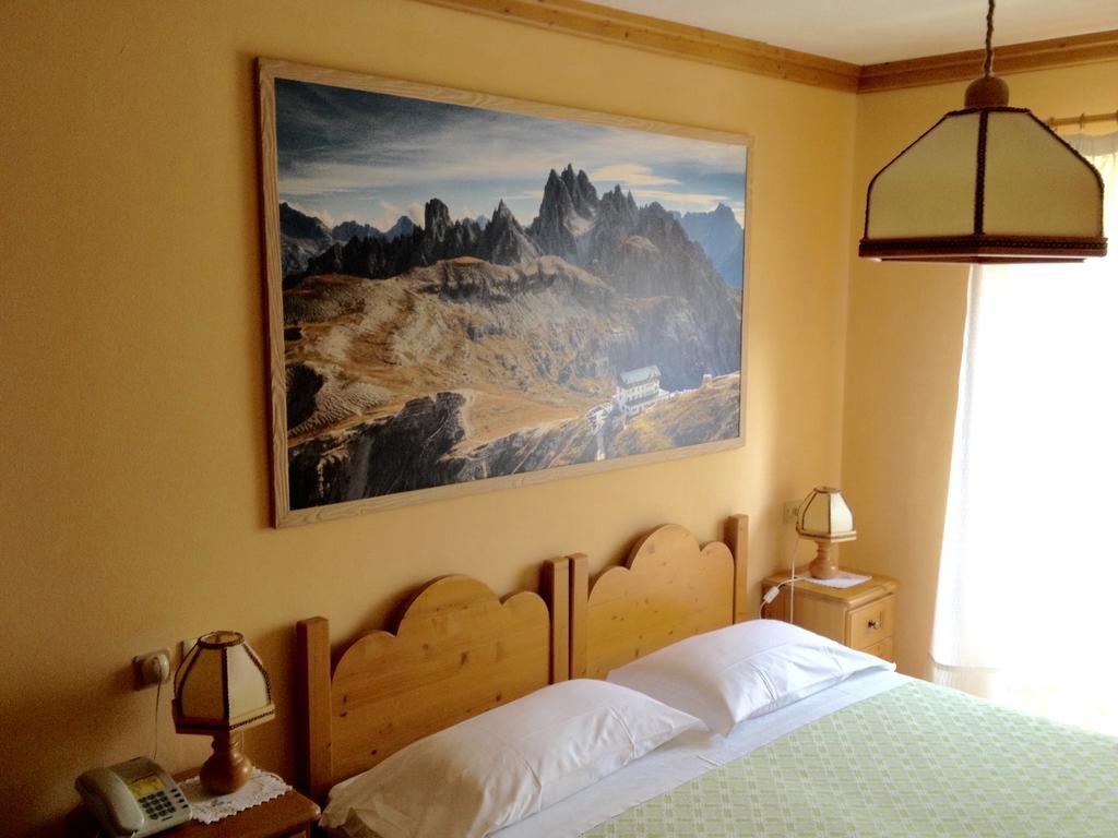 Albergo Garni Ajarnola 奥伦佐卡多利 客房 照片